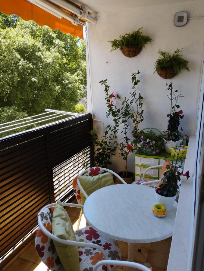 Navis Split Appartement Buitenkant foto