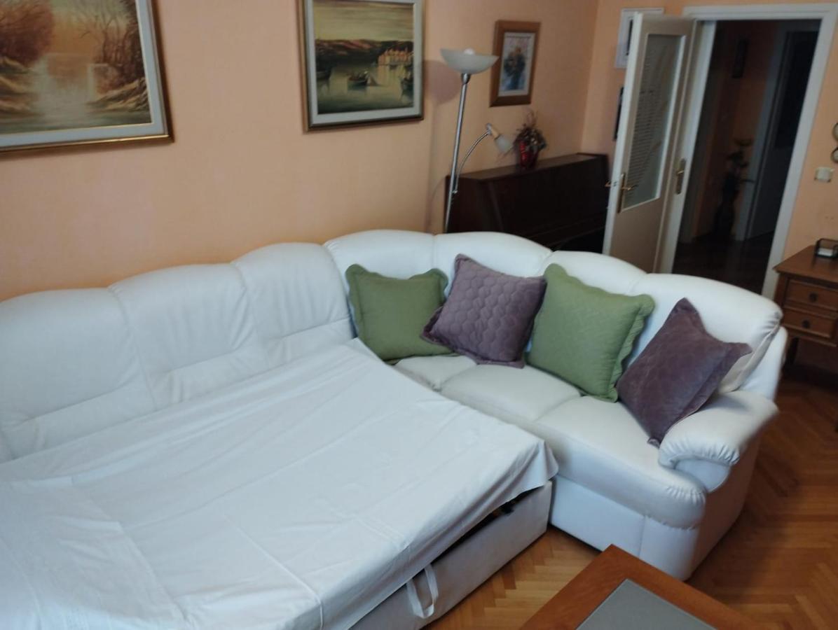 Navis Split Appartement Buitenkant foto