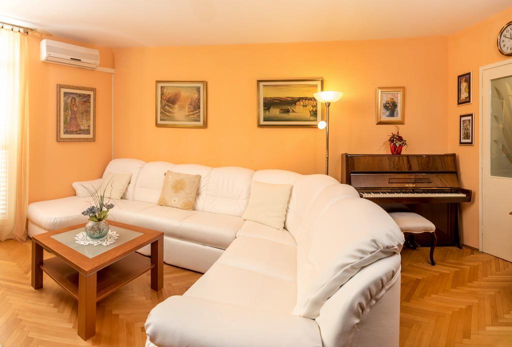 Navis Split Appartement Buitenkant foto